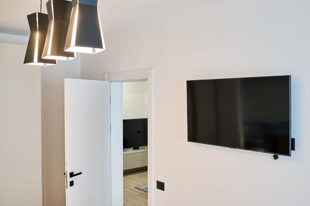 Summer Infinity Apartment